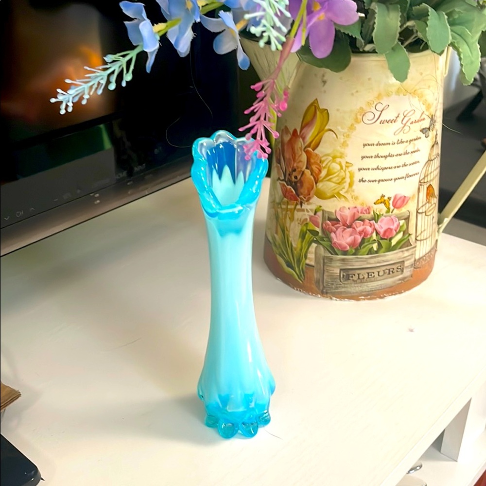 Elegant Frisco Blue Opalescent Vase
